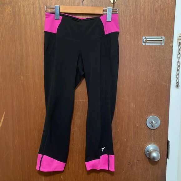 Old Navy Active Capri Leggings - Picture 2 of 7